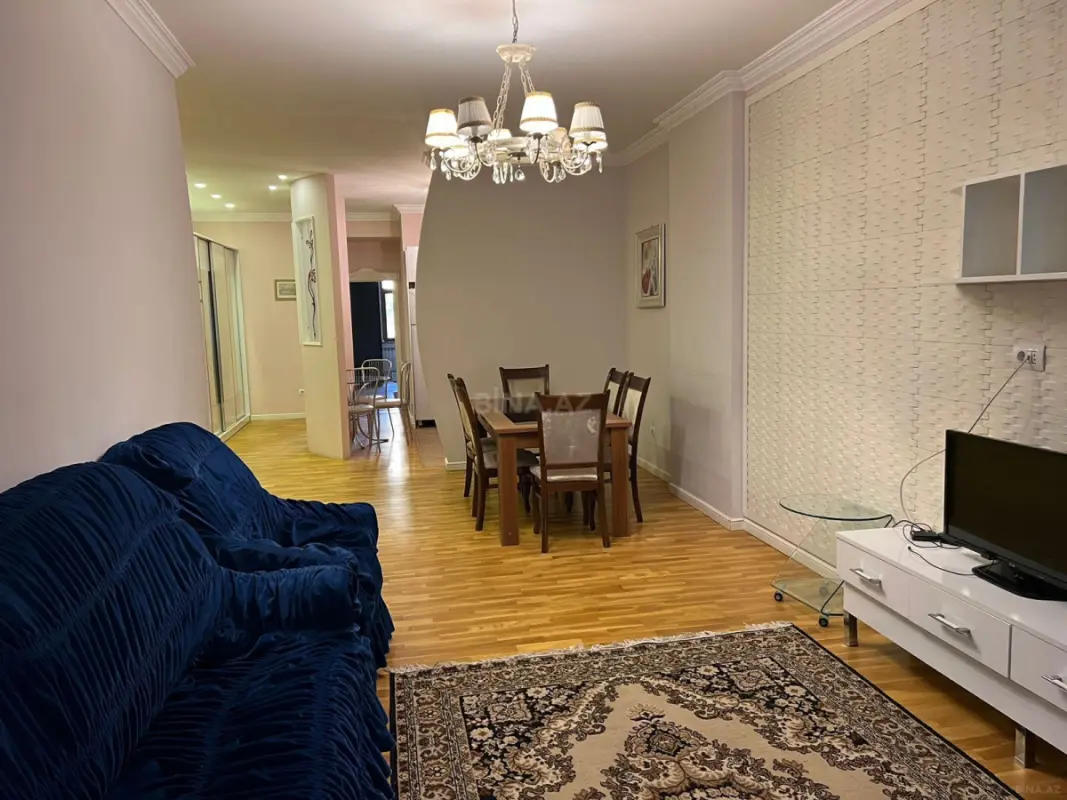 Kirayə verilir 3 otaqlı mənzil 113 m²