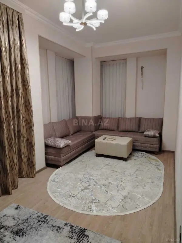 Kirayə verilir 2 otaqlı mənzil 80 m²