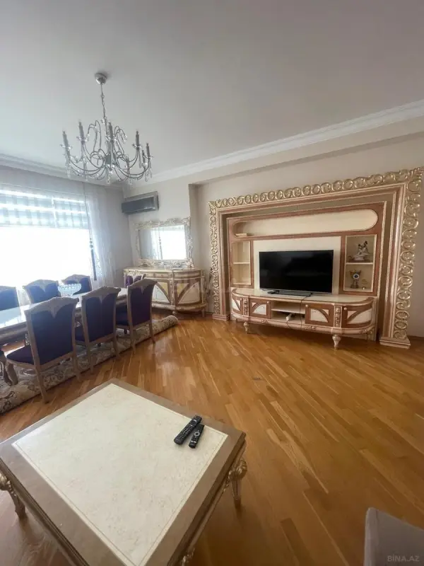 Kirayə verilir 2 otaqlı mənzil 110 m²