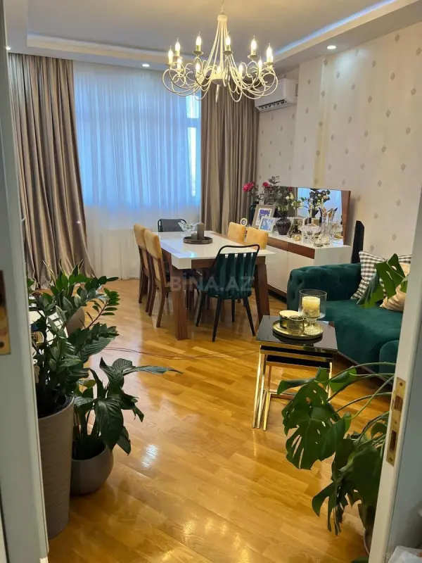 Satılır 3 otaqlı mənzil 94 m²