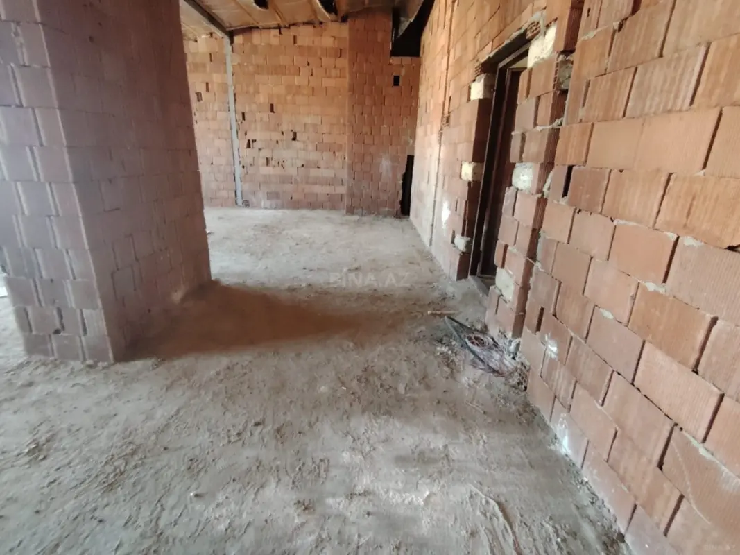 Satılır 4 otaqlı mənzil 105 m²