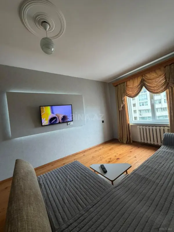 Kirayə verilir 2 otaqlı mənzil 70 m²