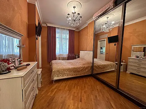 Satılır 2 otaqlı mənzil 85 m² — Bakı, Memar Əcəmi yanı 2 otaq 85.00 m²