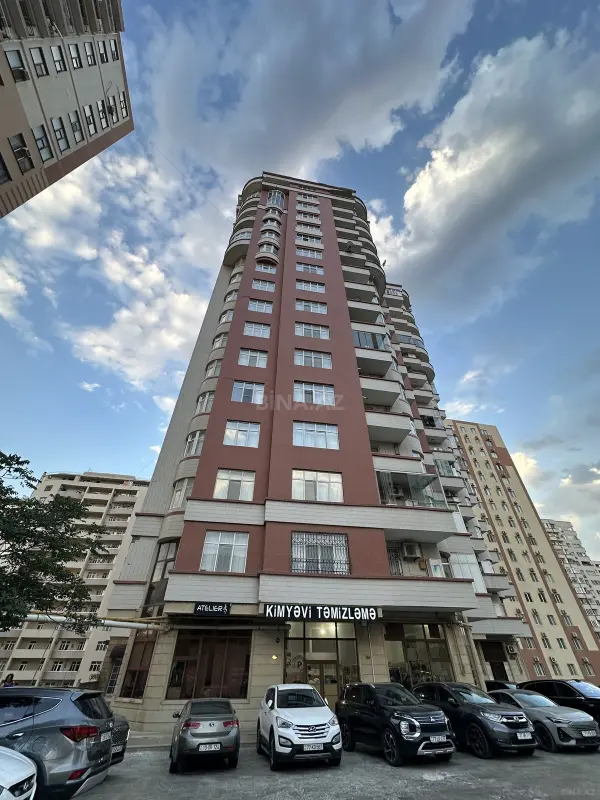 Satılır 3 otaqlı mənzil 107 m²