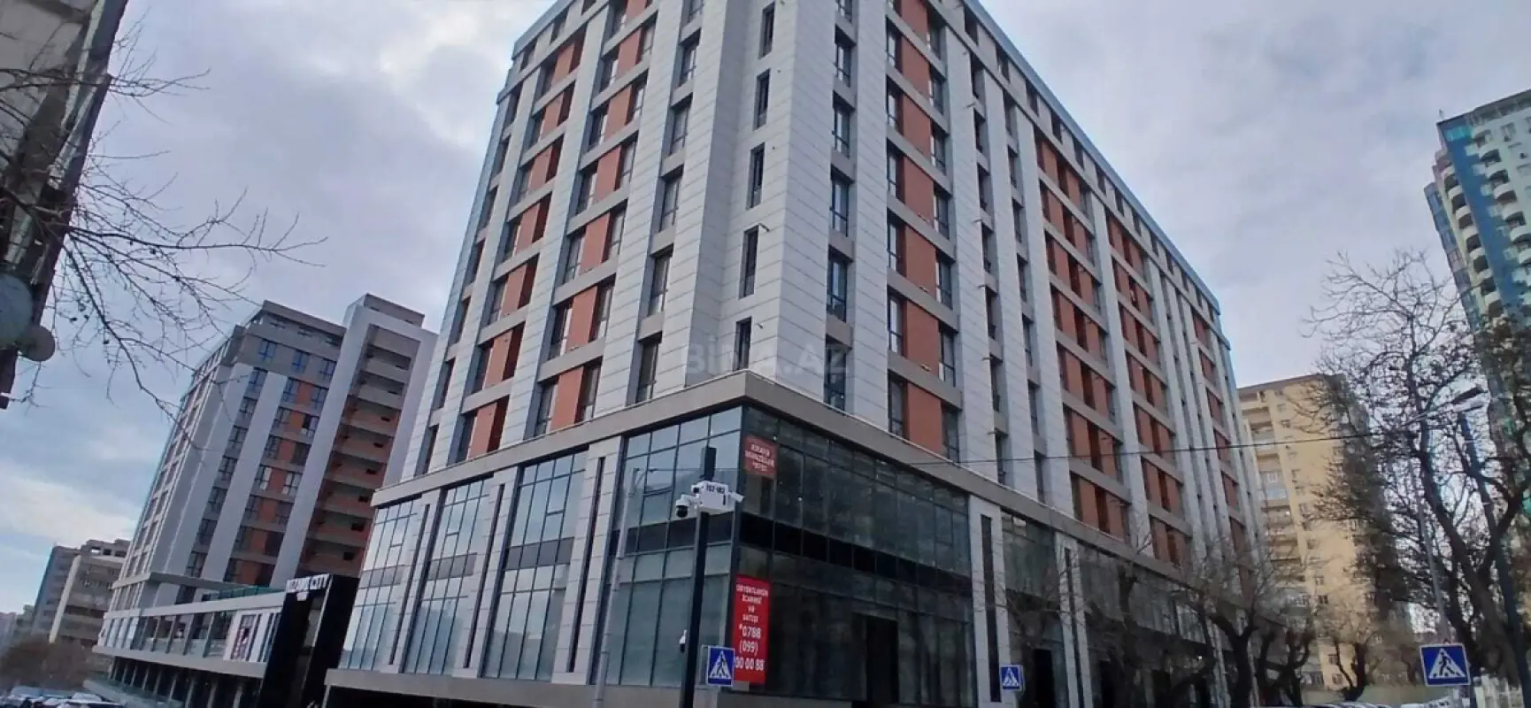 Satılır 3 otaqlı mənzil 129 m²
