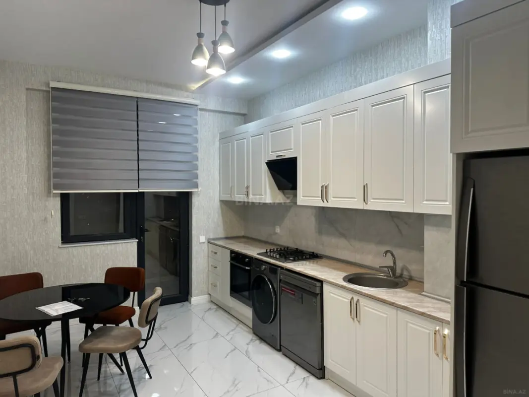 Kirayə verilir 2 otaqlı mənzil 76 m²