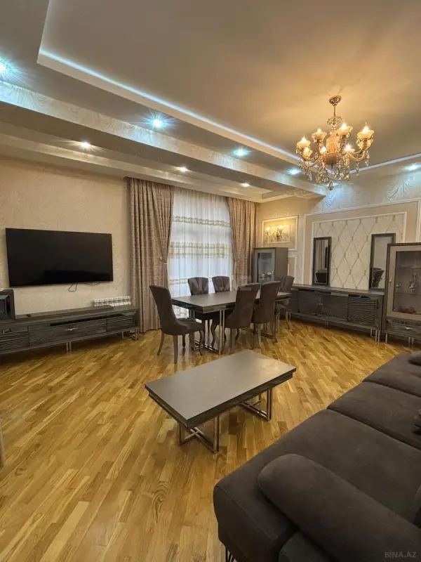 Kirayə verilir 3 otaqlı mənzil 140 m²