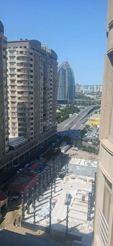 Kirayə verilir 2 otaqlı mənzil 110 m²
