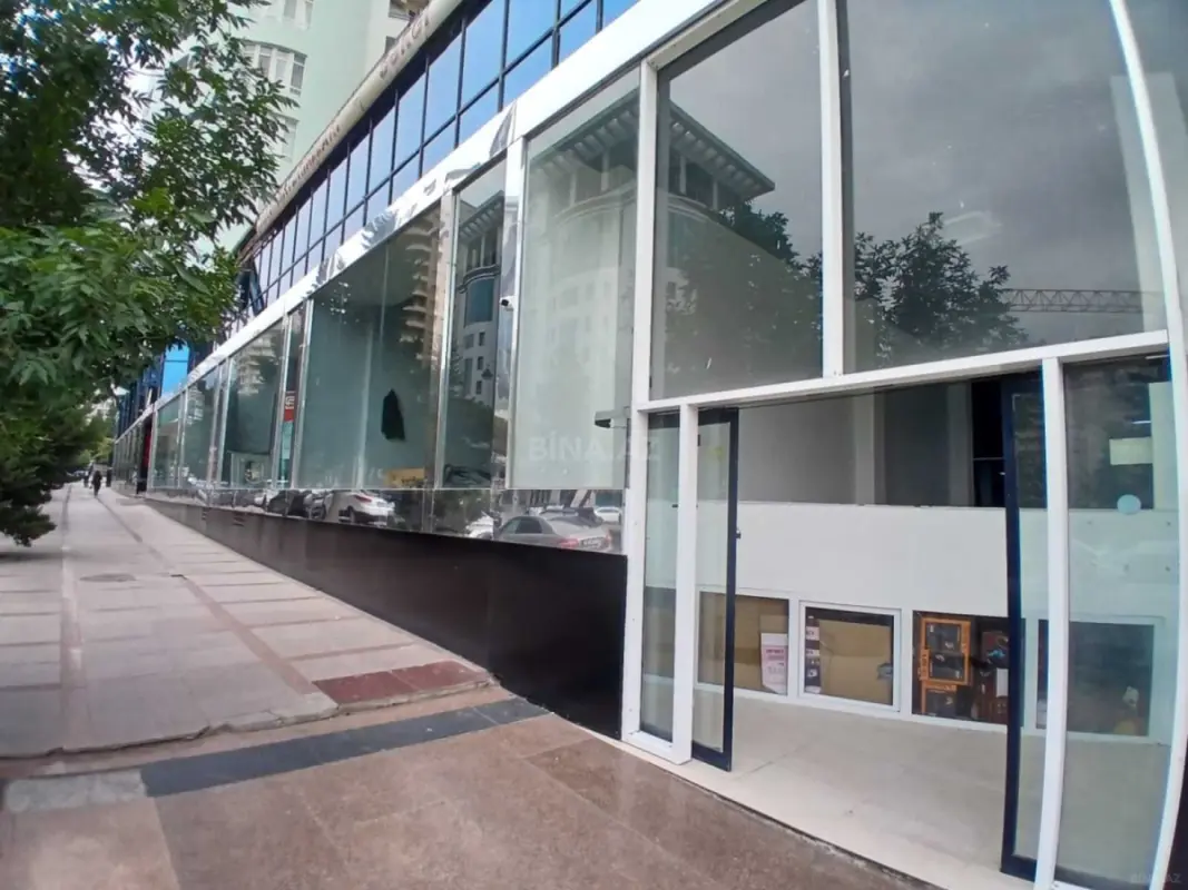Kirayə verilir obyekt 2200 m²