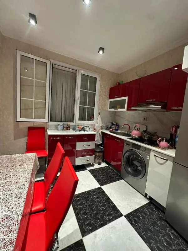 Kirayə verilir 3 otaqlı mənzil 77 m²