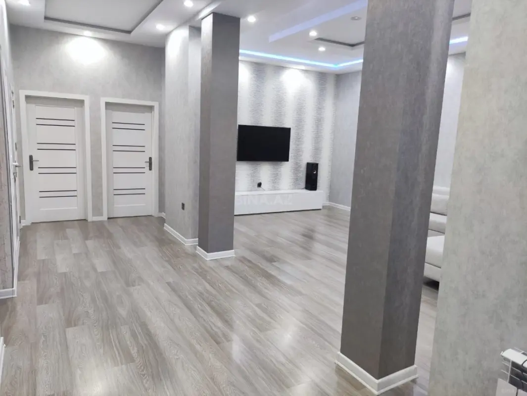 Satılır 6 otaqlı həyət evi 330 m²
