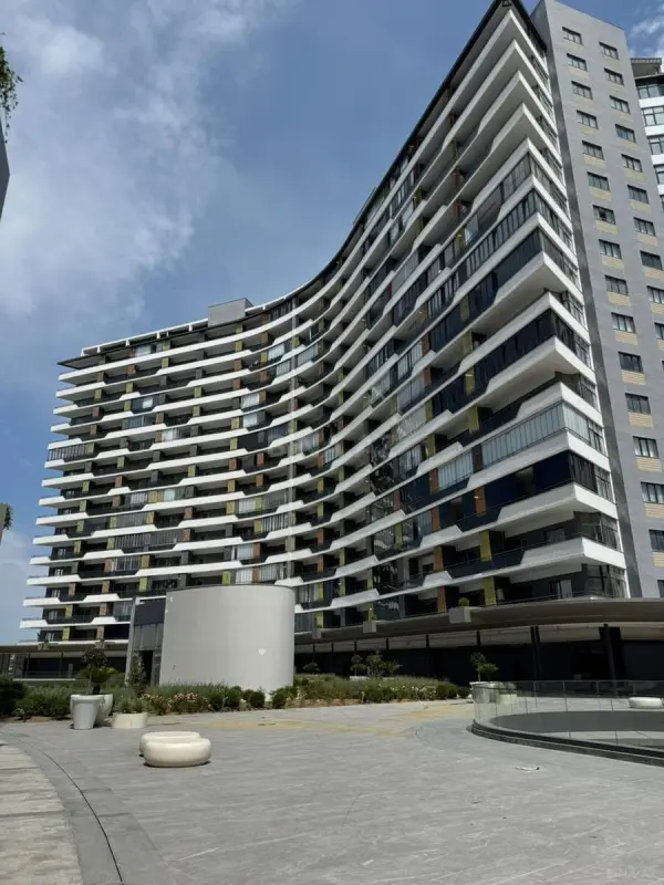 Satılır 3 otaqlı mənzil 112 m²