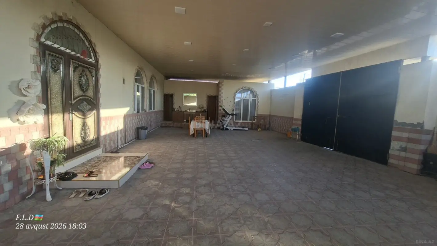 Satılır 4 otaqlı həyət evi 250 m²