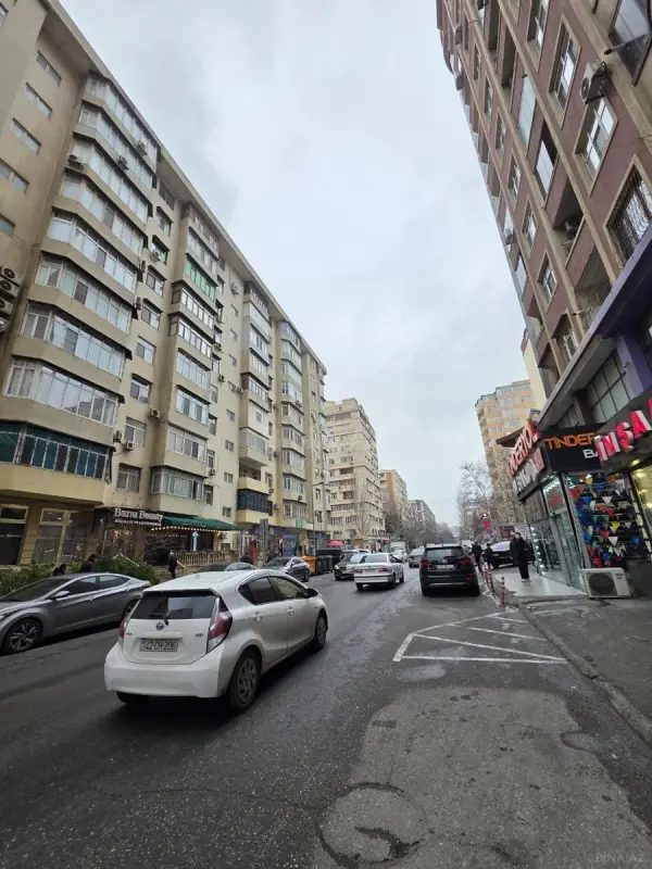 Satılır obyekt 225 m²