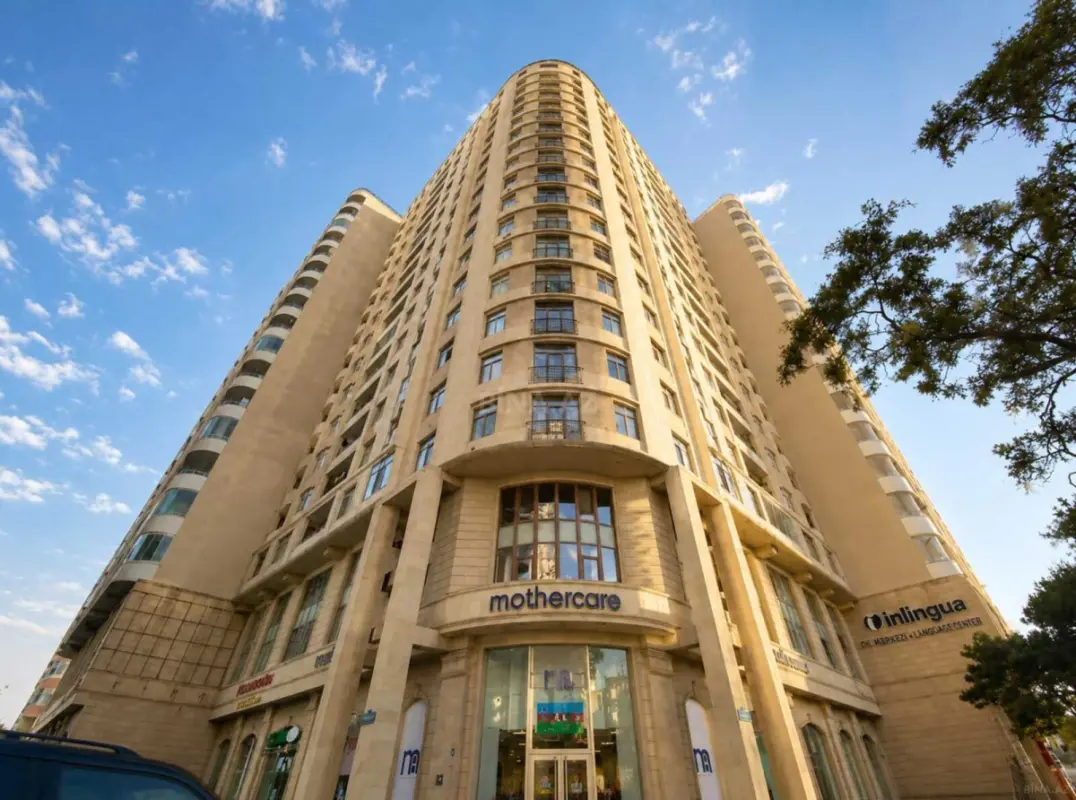 Kirayə verilir 4 otaqlı mənzil 221 m²