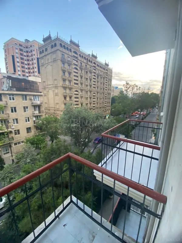 Kirayə verilir 2 otaqlı mənzil 100 m²