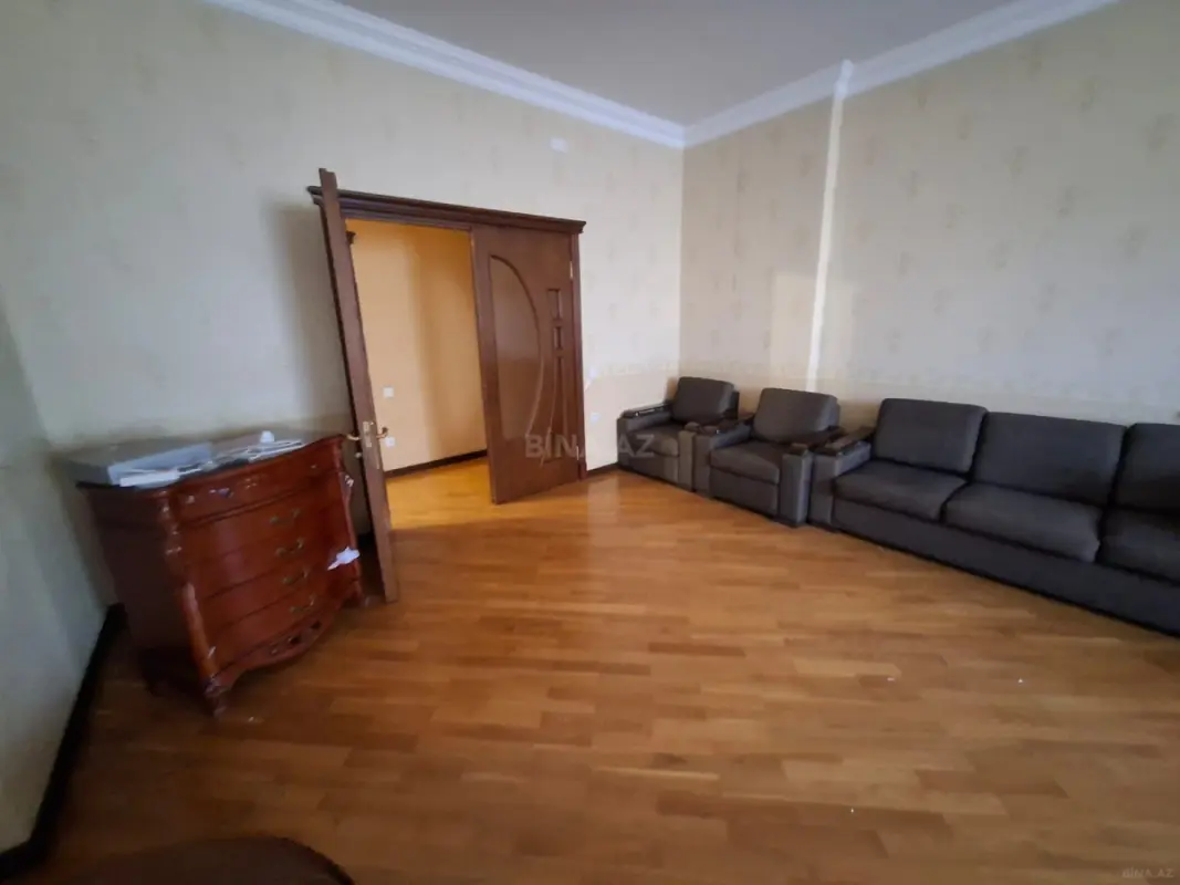 Kirayə verilir 3 otaqlı mənzil 140 m²