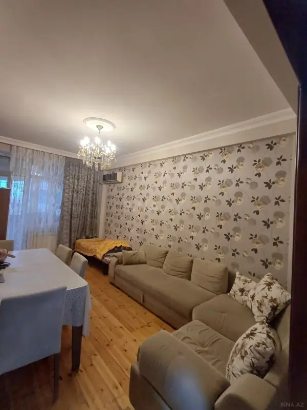 Satılır 2 otaqlı mənzil 72 m²