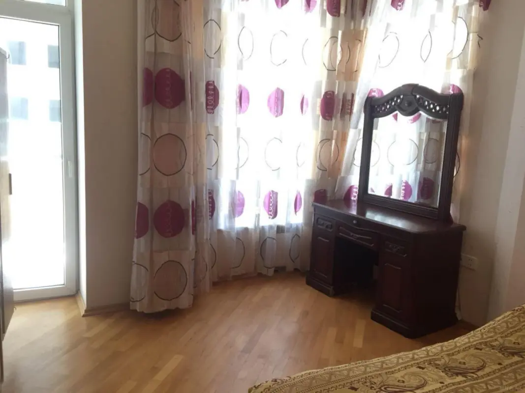 Satılır 3 otaqlı mənzil 116 m²