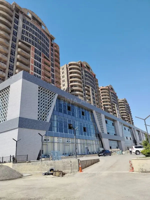 Satılır 2 otaqlı mənzil 78 m²