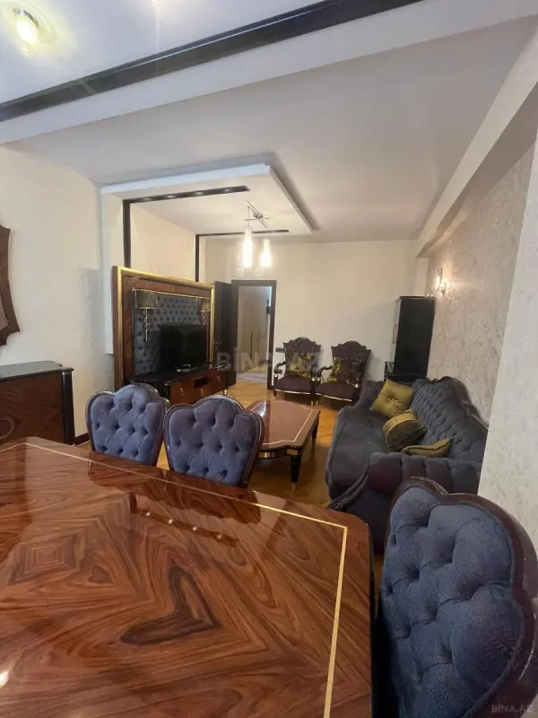 Kirayə verilir 2 otaqlı mənzil 98 m²