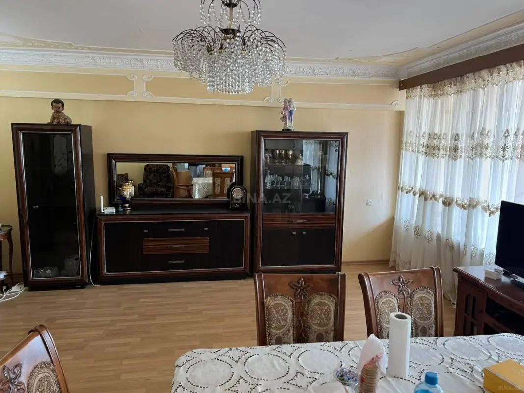 Kirayə verilir 2 otaqlı mənzil 90 m²