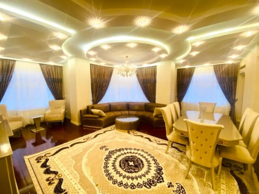 Satılır 4 otaqlı mənzil 220 m²