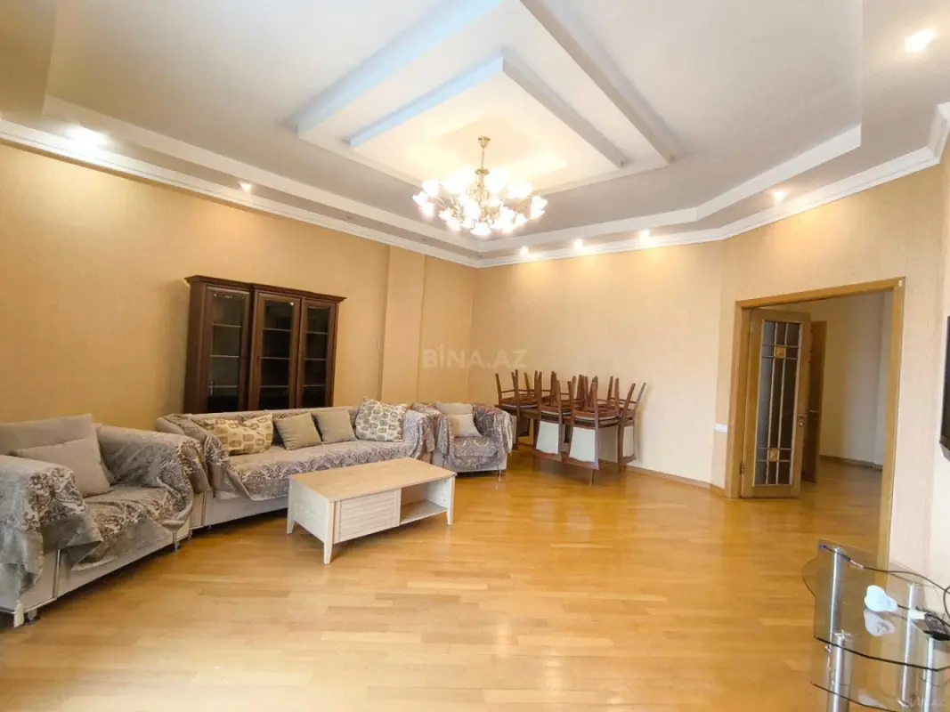 Kirayə verilir 3 otaqlı mənzil 186 m²