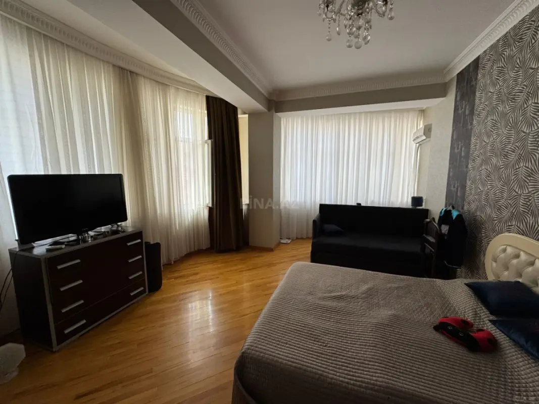 Satılır 2 otaqlı mənzil 115 m²