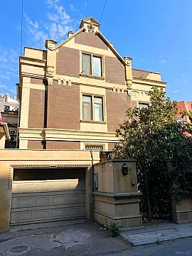 Satılır 14 otaqlı həyət evi 870 m² — Bakı 14 otaq 870.00 m²