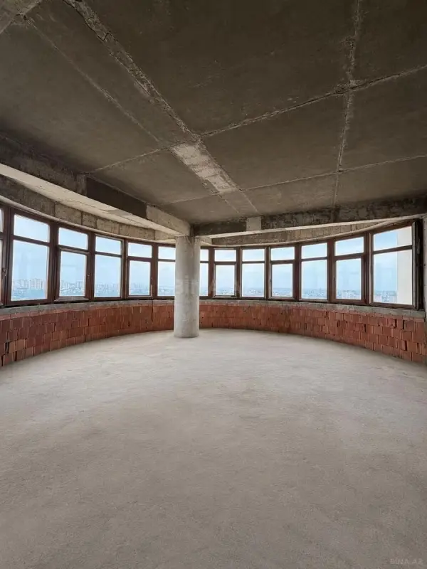 Satılır 3 otaqlı mənzil 137 m²