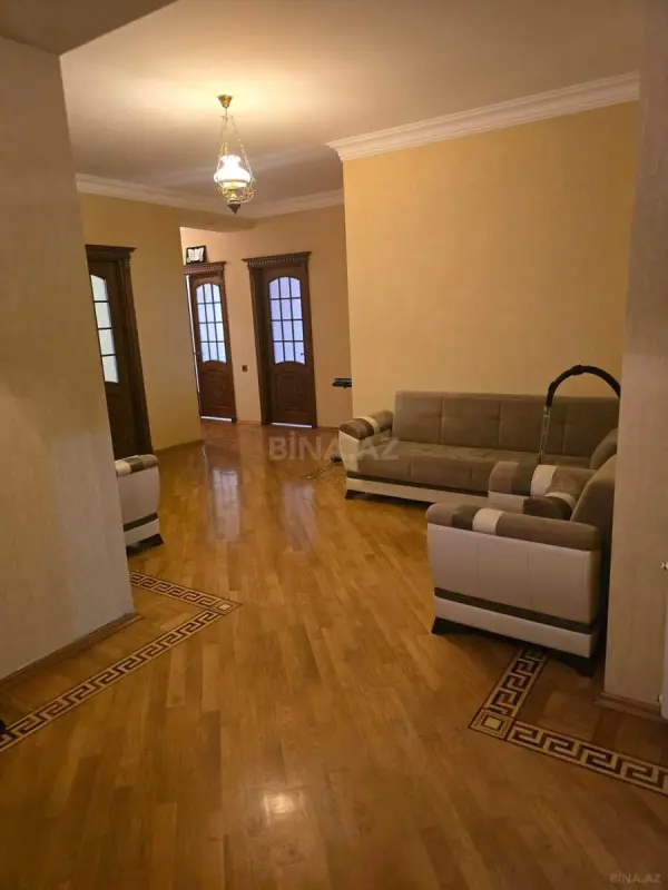 Satılır 3 otaqlı mənzil 130 m²