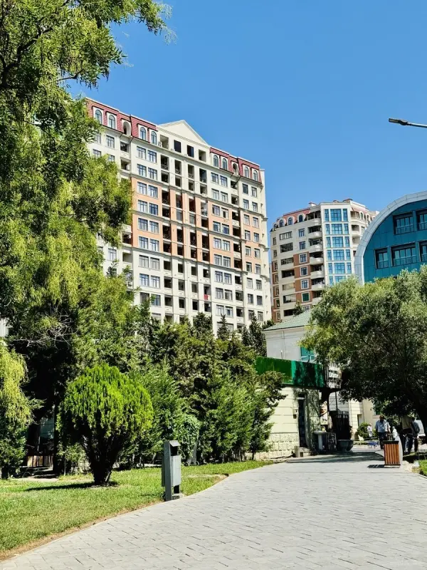 Satılır 2 otaqlı mənzil 72 m²