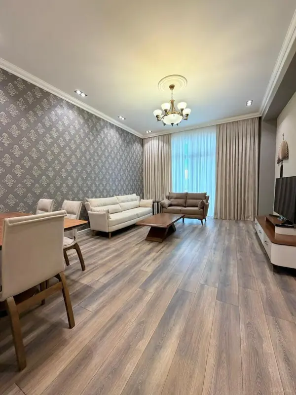 Kirayə verilir 2 otaqlı mənzil 95 m²