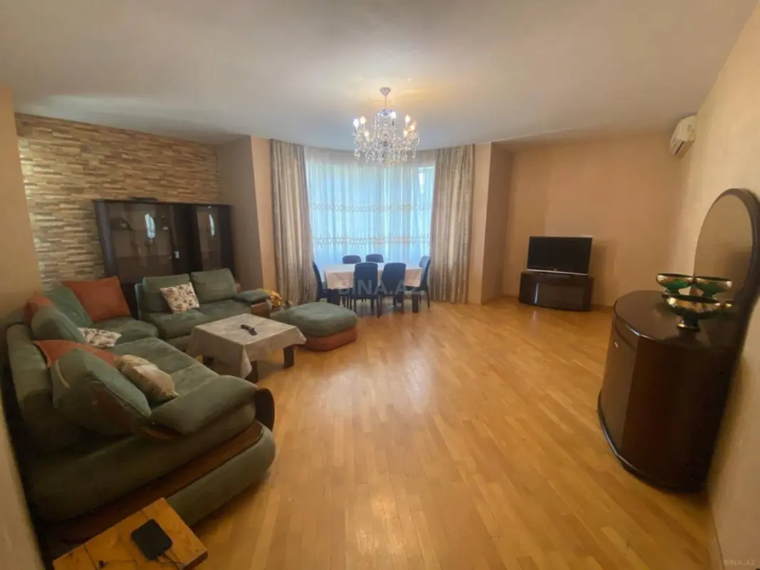 Kirayə verilir 3 otaqlı mənzil 150 m²