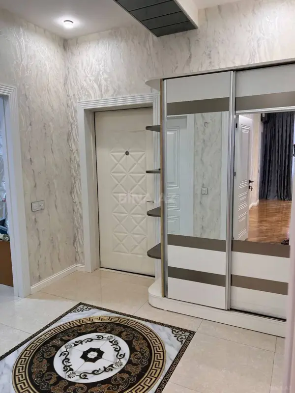 Satılır 2 otaqlı mənzil 57 m²
