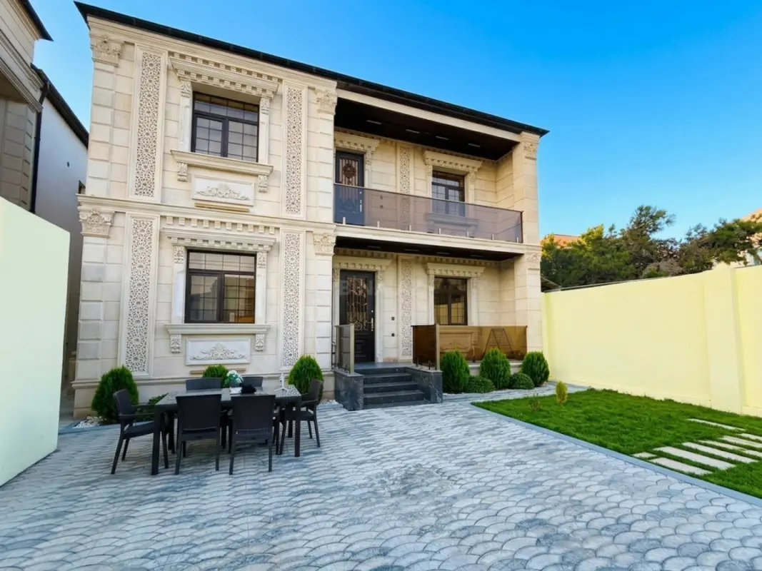 Satılır 5 otaqlı həyət evi 211 m²