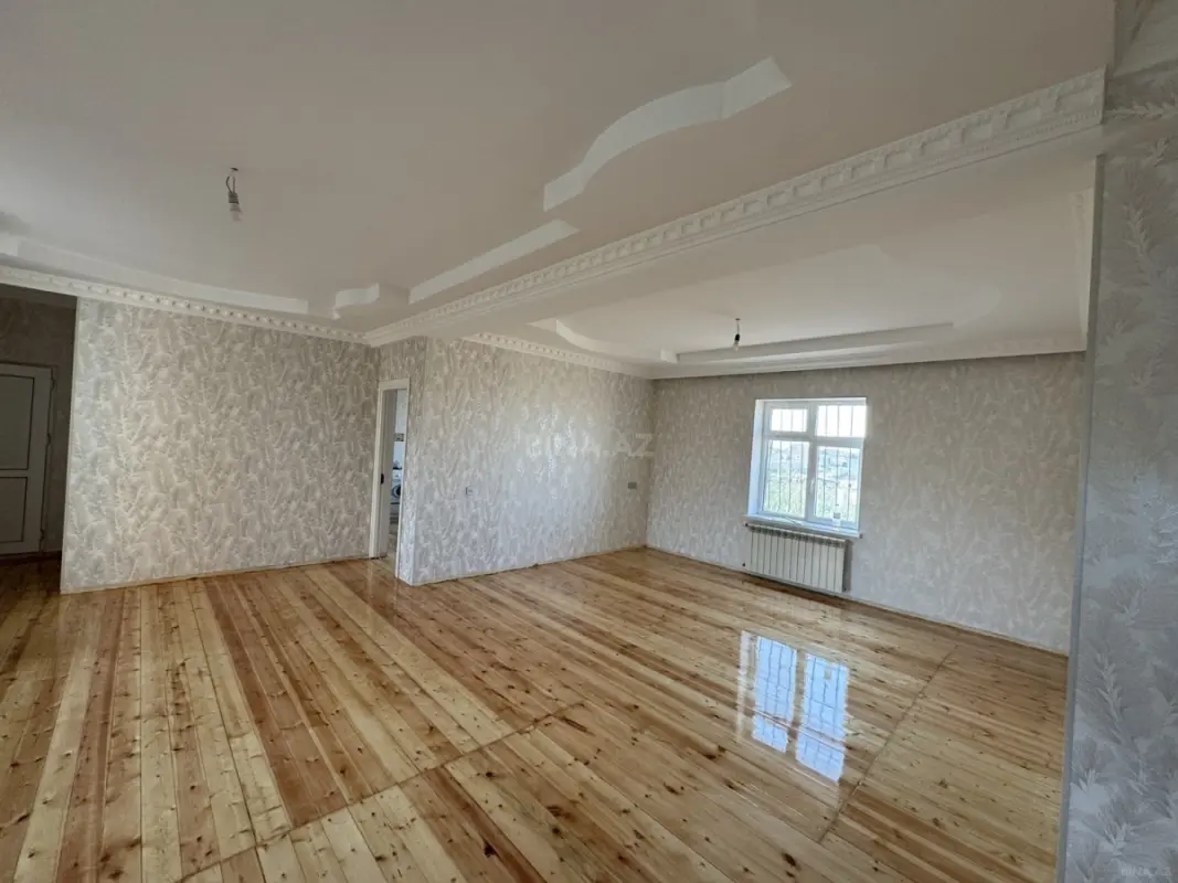 Satılır 6 otaqlı həyət evi 240 m²
