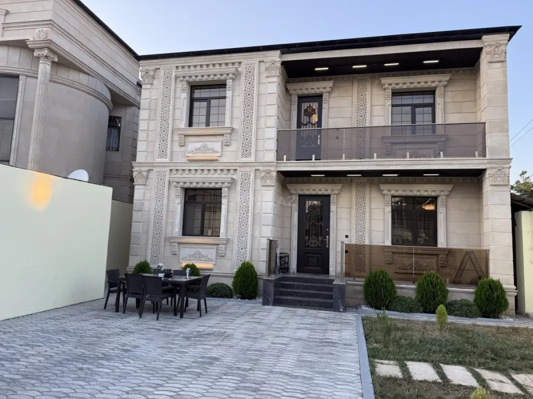 Satılır 5 otaqlı həyət evi 221 m²
