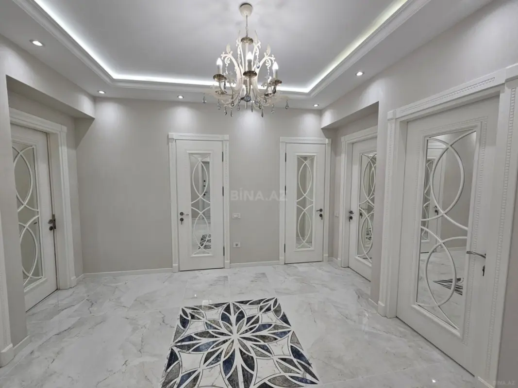 Satılır 3 otaqlı mənzil 110 m²