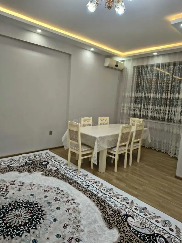 Kirayə verilir 4 otaqlı mənzil 150 m²