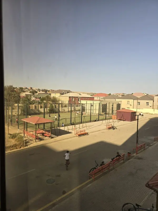 Satılır 4 otaqlı mənzil 107 m²