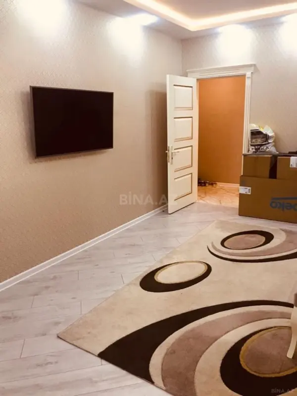 Satılır 3 otaqlı mənzil 121 m²