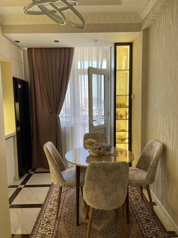 Satılır 2 otaqlı mənzil 75 m²