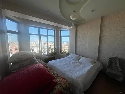 Satılır 3 otaqlı mənzil 136 m² — Bakı, İnşaatçılar 3 otaq 136.00 m²