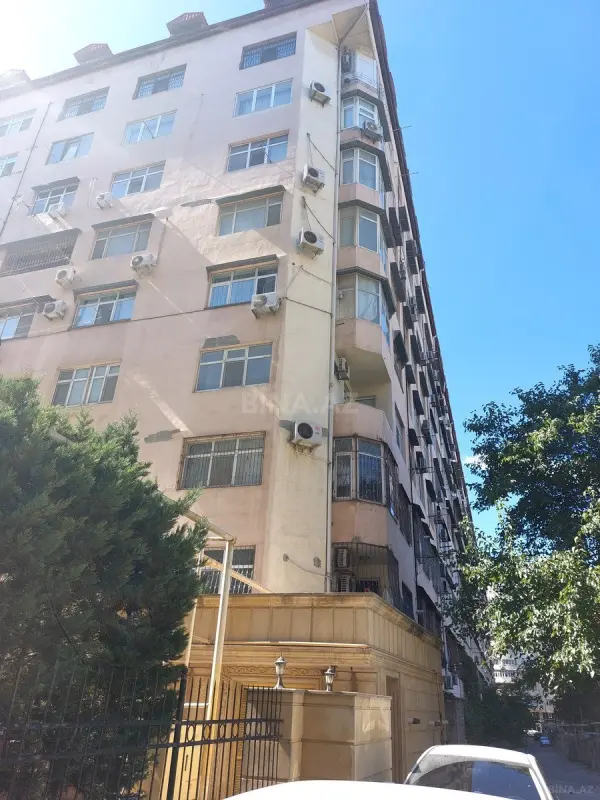 Satılır 3 otaqlı mənzil 120 m²