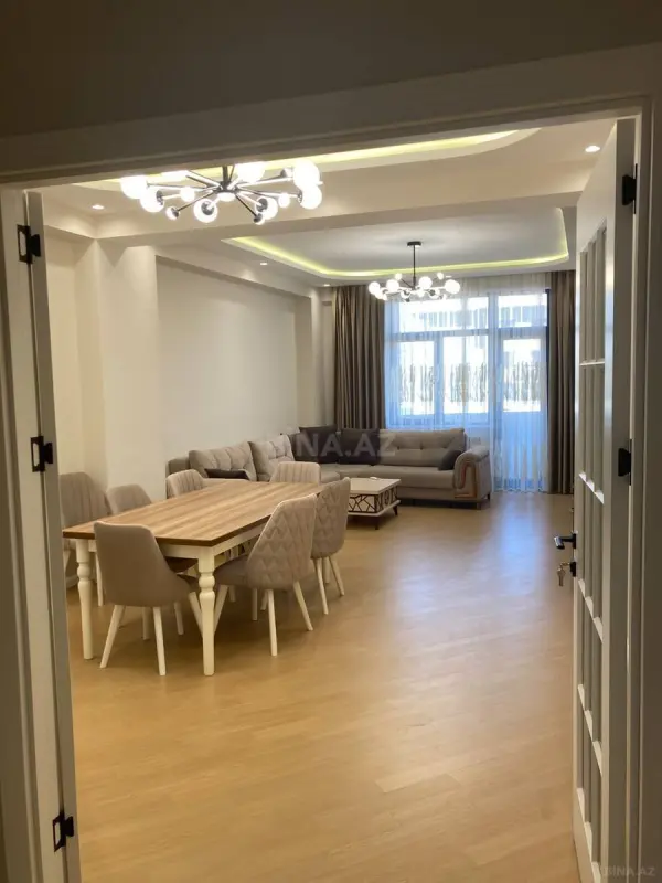 Kirayə verilir 3 otaqlı mənzil 150 m²