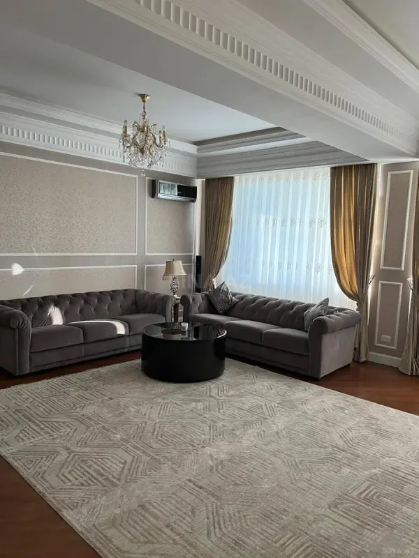 Kirayə verilir 4 otaqlı mənzil 180 m²