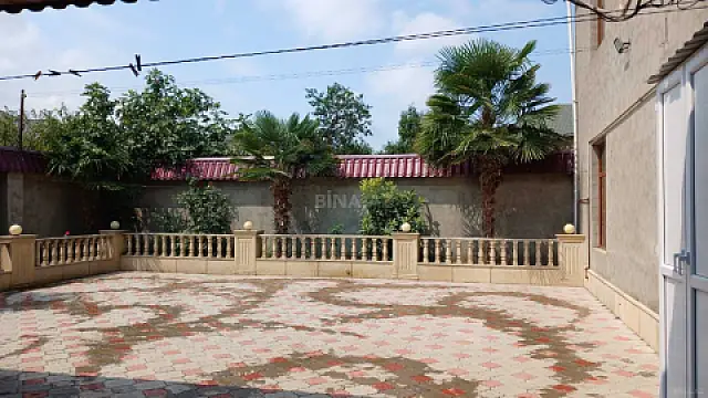 Kirayə verilir 6 otaqlı həyət evi 120 m² — Qazax 6 otaq 120.00 m²