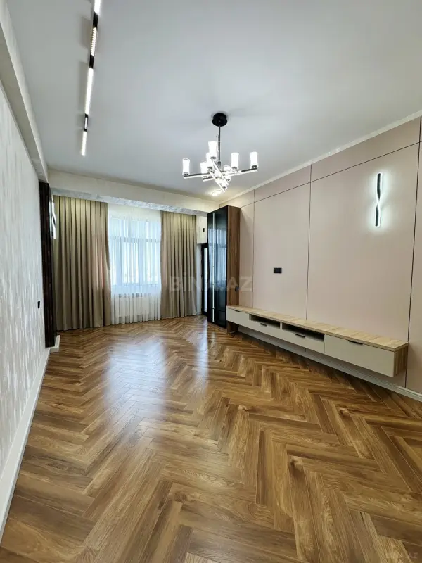 Satılır 2 otaqlı mənzil 72 m²